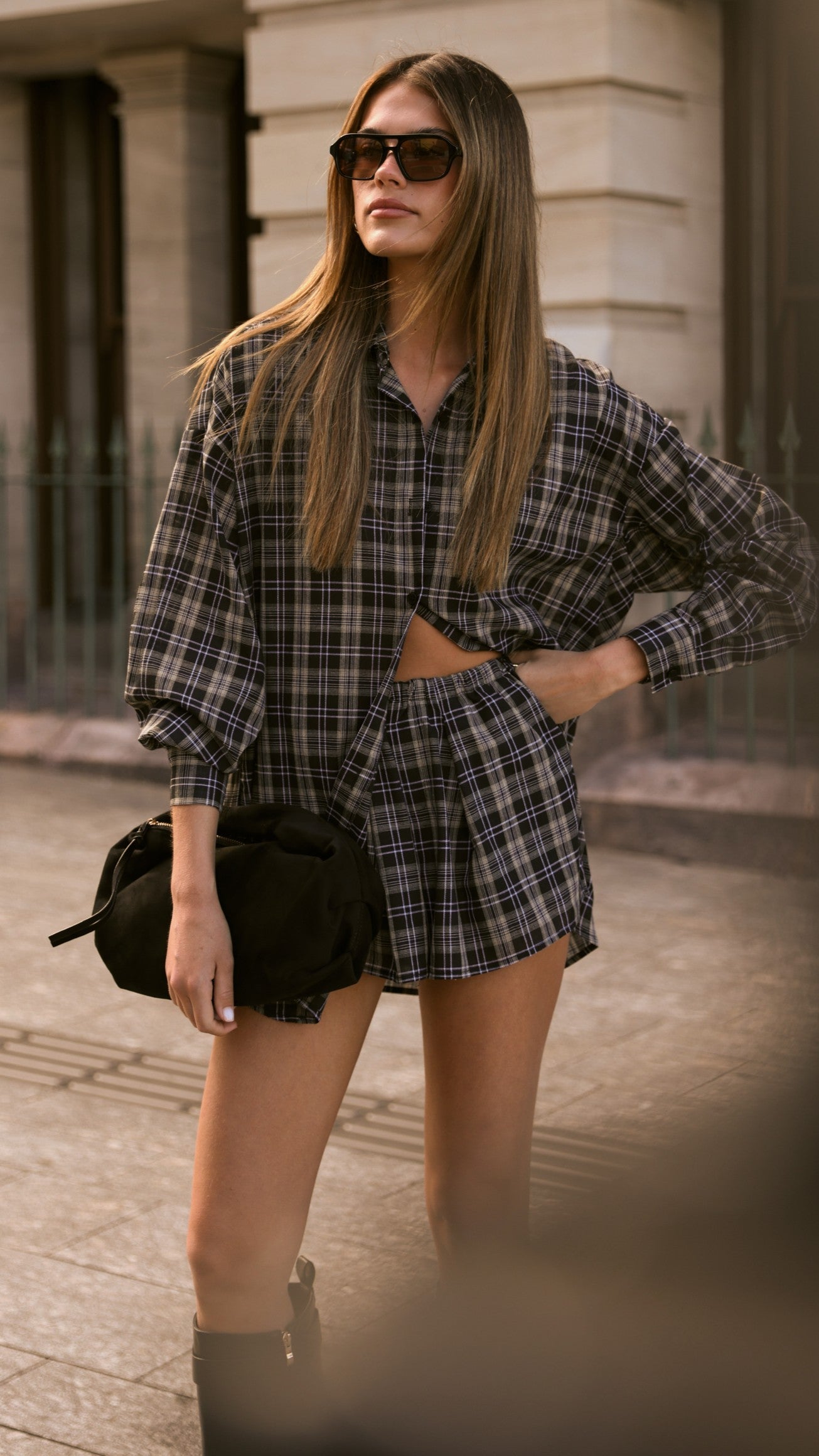 Arli Shorts - Black/Beige Plaid
