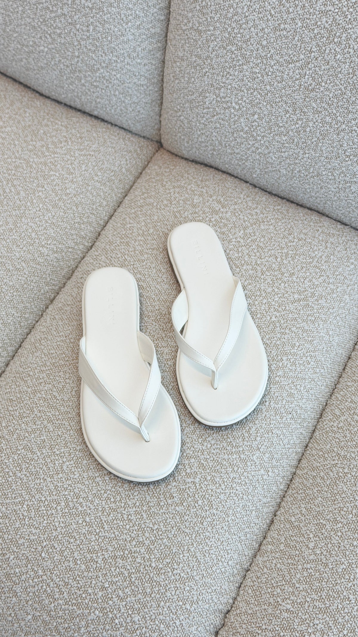 August Slide - White